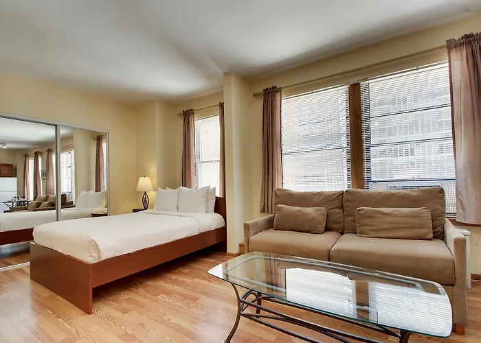 Hotel Dewitt And Chicago