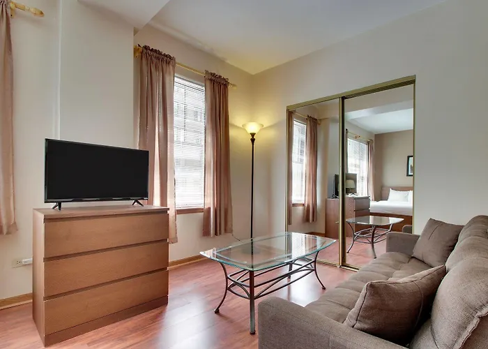 Hotel Dewitt And
